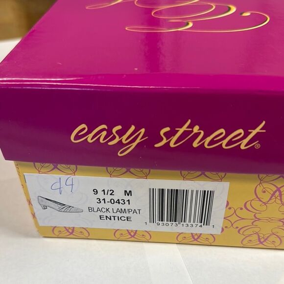 Easy Street Black Low Heel square toe pumps - Picture 5 of 5